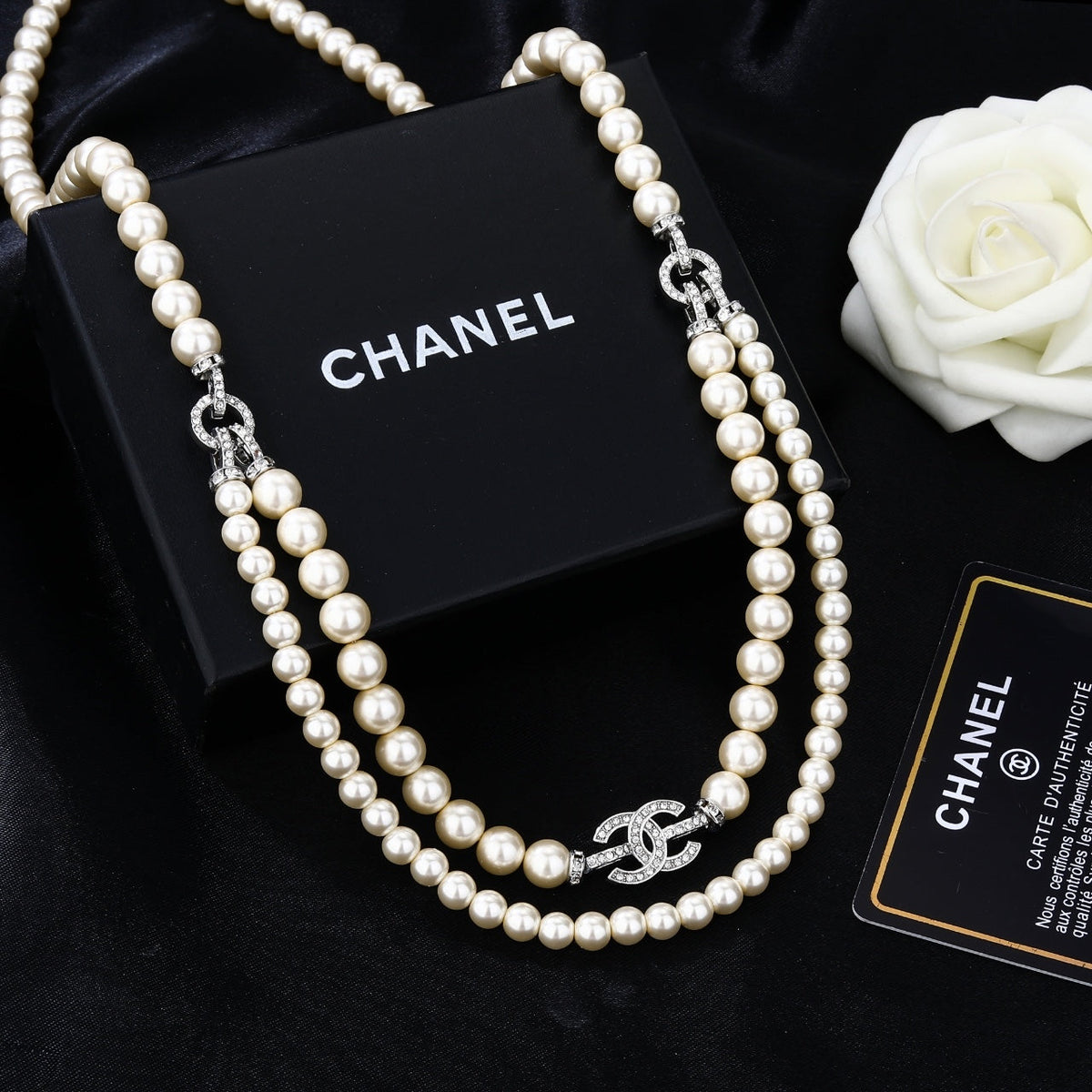 CHANEL 25S CHAIN BELT WITH PEARL STYLE 1 608643